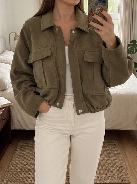 Olivová bunda: Výsledek AI na modelce